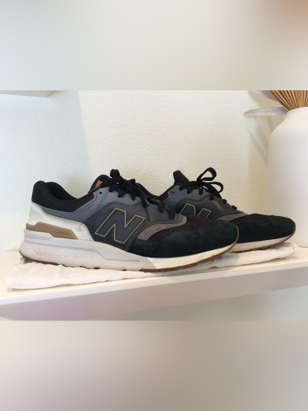 New Balance 997H Men's Black and Gray Athletic Sneakers - 11.5